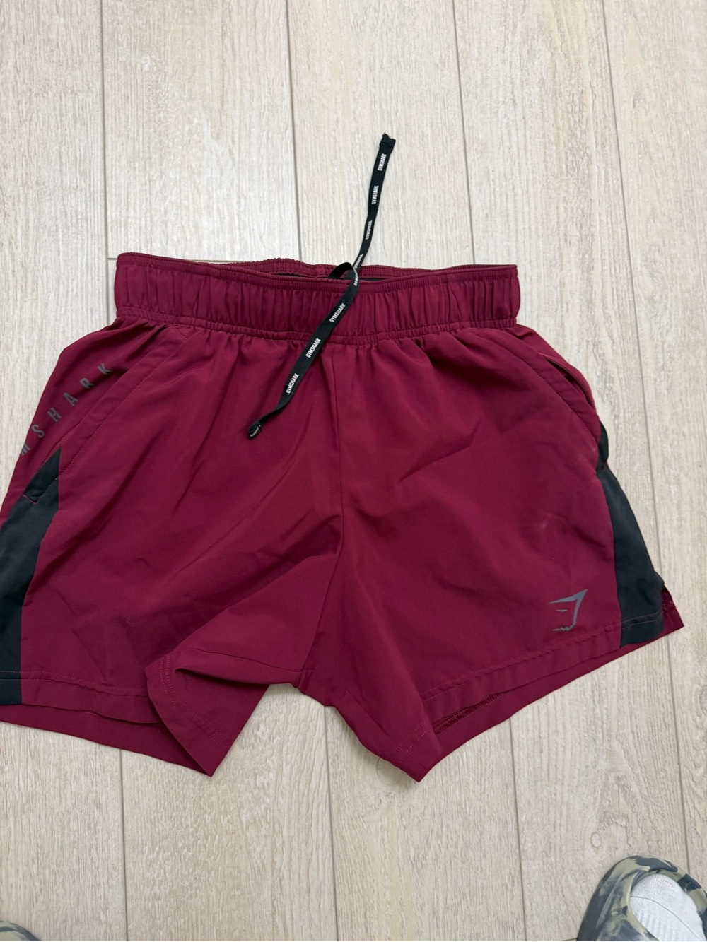 Gymshark Men’s Burgundy Training Shorts with Zip Pockets – Size XS - Picture 7 of 8